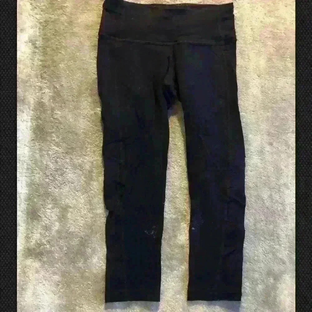 Yogasmoga Black Mesh Capri Leggings